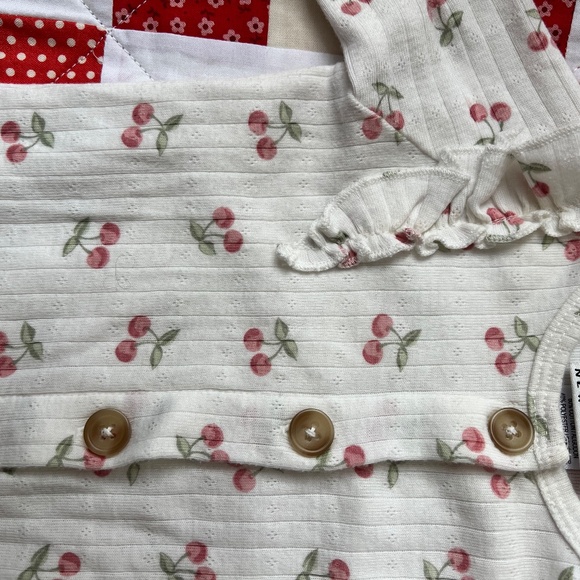 Cherry print baby pajamas/sleeper - 3-6mo - baby girl - Picture 2 of 4